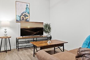 Stylish 1BR Near UT Highland Evonify