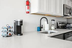 Luxury Studio 30 Mins to Manhattan Evonify