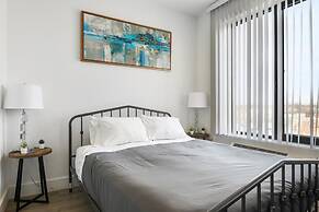 Luxury Studio 30 Mins to Manhattan Evonify