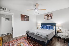 Stylish 1BR Near UT Highland Evonify
