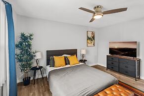 Modern 2BR Near UT Hyde Park Evonify