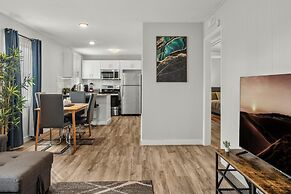 Modern 2BR Near UT Hyde Park Evonify