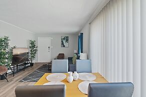 Modern 2BR Near UT Hyde Park Evonify