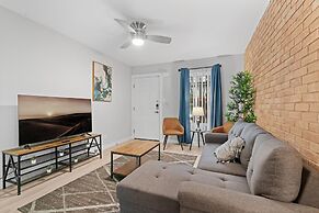 Modern 1BR Near UT Hyde Park Evonify