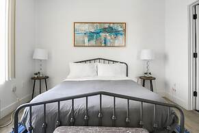 Luxury 2BR 30 Mins to Manhattan Evonify