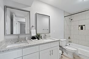 Modern 1BR Near UT Hyde Park Evonify