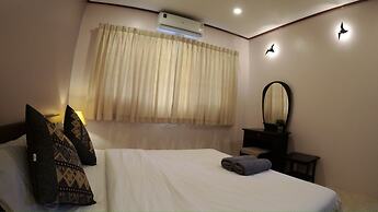 Lets Chill Pool Villa Najomtien Sattahip