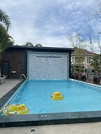 Lets Chill Pool Villa Najomtien Sattahip