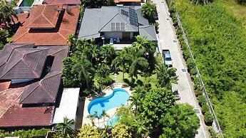 Lets Chill Pool Villa Najomtien Sattahip