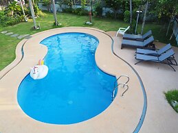 Lets Chill Pool Villa Najomtien Sattahip