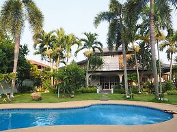 Lets Chill Pool Villa Najomtien Sattahip