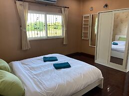 Lets Chill Pool Villa Najomtien Sattahip