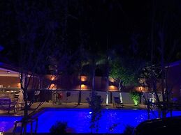 Lets Chill Pool Villa Najomtien Sattahip