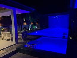 Lets Chill Pool Villa Najomtien Sattahip