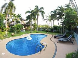 Lets Chill Pool Villa Najomtien Sattahip