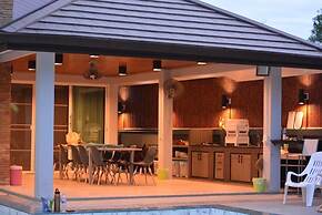 Lets Chill Pool Villa Najomtien Sattahip
