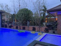 Lets Chill Pool Villa Najomtien Sattahip