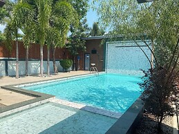 Lets Chill Pool Villa Najomtien Sattahip