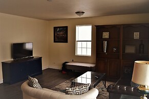The Gateway - a Beautiful Relaxing Three Bedrooms Apartment