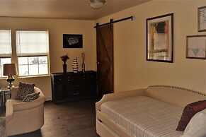 The Gateway - a Beautiful Relaxing Three Bedrooms Apartment