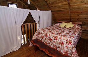 Pilgrim's Paradise Cabin 2