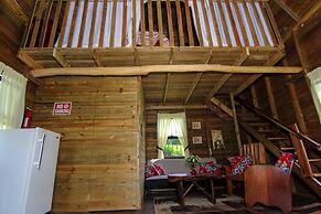 Pilgrim's Paradise Cabin 2