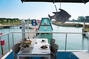 Tranquil Marina Azzurra Resort House Boat 2 Bedroom Sleeps 6