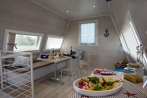 Tranquil Marina Azzurra Resort House Boat 2 Bedroom Sleeps 6