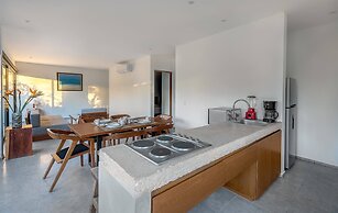 2 Br. Apt W/amazing Natural Lighting&location