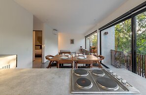 2 Br. Apt W/amazing Natural Lighting&location