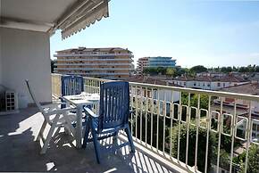 Beautiful Studio in Residence With Swimming Pool by Beahost Rentals