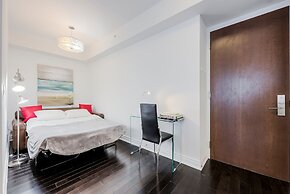 Stunning High Floor 1 Bedroom w Den Condo Near U of T and Hospitals