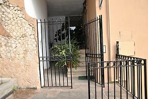 Edy sea View Holiday Apartment