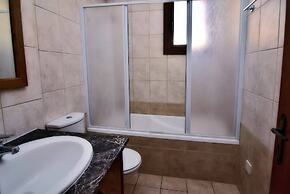 Villa Only 50m To The Sea, Sleeps 12, Polis