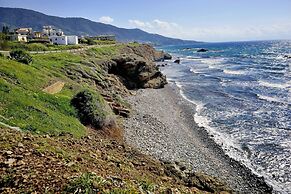 Villa Only 50m To The Sea, Sleeps 12, Polis