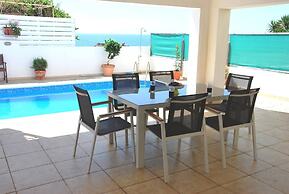 Villa Only 50m To The Sea, Sleeps 12, Polis