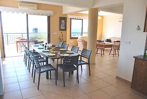 Villa Only 50m To The Sea, Sleeps 12, Polis