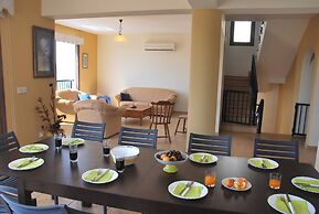 Villa Only 50m To The Sea, Sleeps 12, Polis