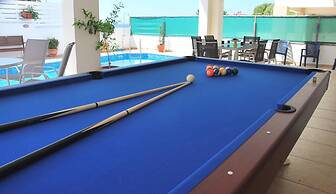 Villa Only 50m To The Sea, Sleeps 12, Polis