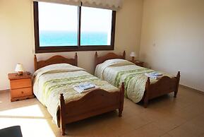 Villa Only 50m To The Sea, Sleeps 12, Polis