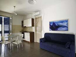 Dolce Mare 6 - Second Floor - Sea Front Large Balcony - Free Wifi and 