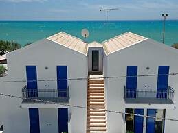 Dolce Mare 6 - Second Floor - Sea Front Large Balcony - Free Wifi and 