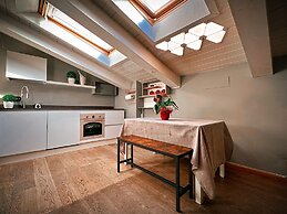 Room in Apartment - The Sweet Attic of Lu in the Historic Center