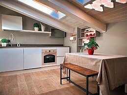 Room in Apartment - The Sweet Attic of Lu in the Historic Center
