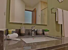 1 Br Apartment W-jungle View - Top Lx Amenities
