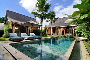 Peaceful Affordable 3 Bedrooms Private Pool Villa Near Seminyak