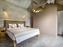 Peaceful Affordable 3 Bedrooms Private Pool Villa Near Seminyak