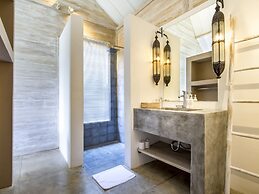 Peaceful Affordable 3 Bedrooms Private Pool Villa Near Seminyak