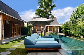 Peaceful Affordable 3 Bedrooms Private Pool Villa Near Seminyak
