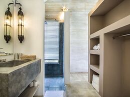 Peaceful Affordable 3 Bedrooms Private Pool Villa Near Seminyak